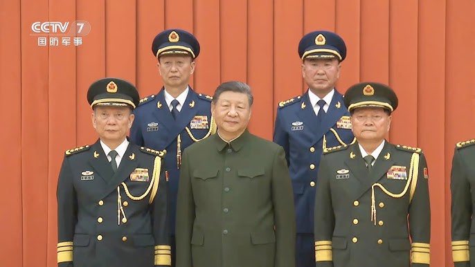 liubo_47's tweet photo. 对于五官上的正与歪和灵魂属性上的正与邪，这是两个完全不同的概念，是表观与思想上的对比和差异。对于歪嘴巴和歪脖子所传达的信息，是一些恶人进行诋毁与恶意取代为目的性的颠倒行为。如果你知道占星领域的专业知识，那么你就会清楚，虽然出生只相差有19分钟，但是6度35分的1号月亮对应的灵魂是在第五宫，是一个娱乐性质的领域，这明显是和真实客观与科学的立场是有显著偏差的。而2号6度45分的月亮对应的灵魂仍然是在第三宫，是一个最尊重科学，客观事实与理性思考为中心的灵魂，这是完整符合具有共同性期盼的公平合理性。是先天本质上的差异和不同。但中共意图将他们培养的1号强加于2号之上而用尽各种卑劣手段，以骗取更大的影响力，便于将他们的邪恶意志凌驾于他国正义之上。进行天差地别的培养与人为制造的种族隔离和孤立无援的状态，以及信息视野垄断。或者说动机不良的国家没有必要迫害一个不是更合理的人，而让他们培养的冒牌货取而代之。