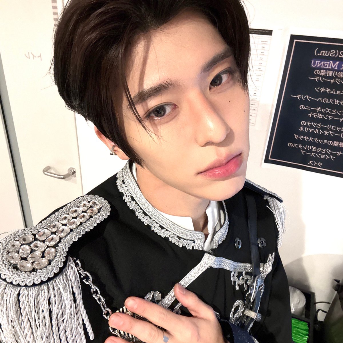 Uul0411's tweet photo. 太帅了吧sion 世界上怎么有这么帅的男人……完全老公 https://t.co/ZXDUXkdphj