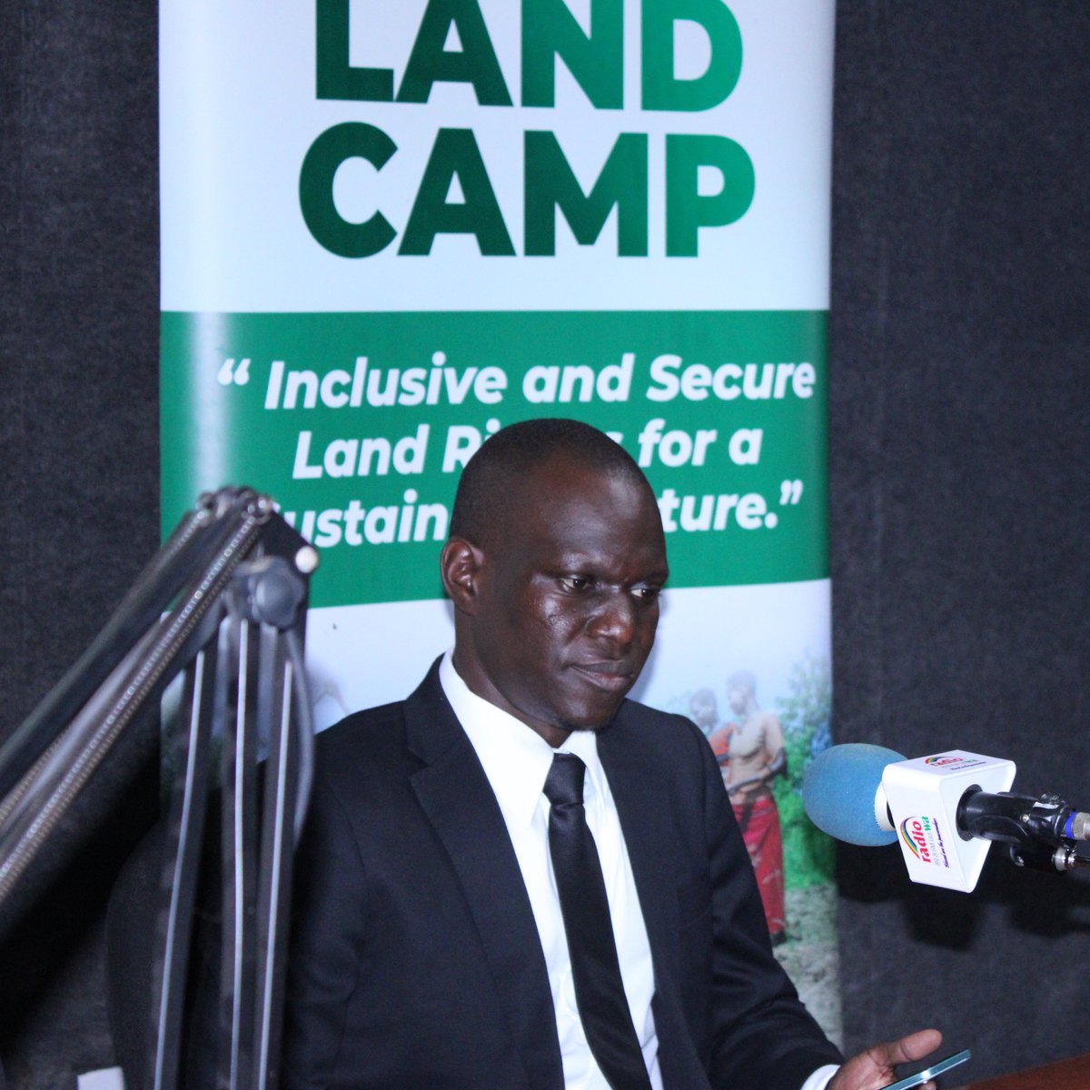 ESAFFUG's tweet photo. This morning, we are conducting a talkshow on 89.8 Radio Wa, bringing the land conversation closer to the people of Apac and helping communities understand their land rights, why documentation matters, how to respond to disputes and where to seek support.

We are also mobilising residents to attend Day 2 of #TheLandCamp2026. 
Tune in. Know your rights. Protect your land.

@OxfaminUganda @Sida @GLTNnews @ministry_lands

#TheLandCamp2026 | #SecuredLandRights4All