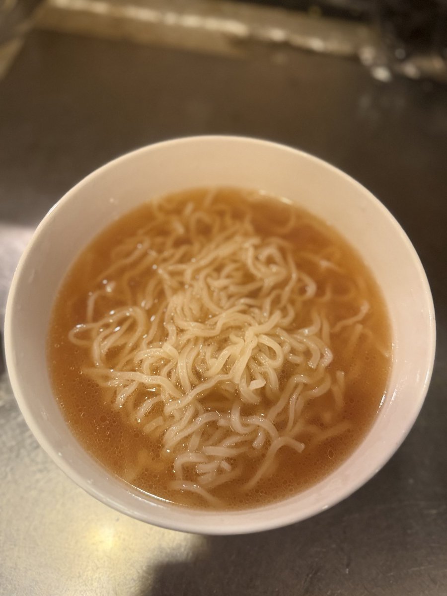 linkagedot's tweet photo. 精錬で淡麗なあの喜一を！！
ニラと豚肉ともやしと卵黄と！ニンニクで！！
恥ずかしめてやりました！！

冒涜です！

喜一！ニンニクスタミナラーメン https://t.co/XxbIOug9lE