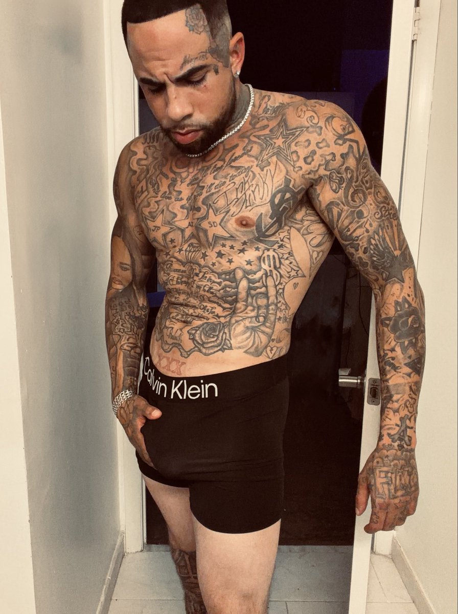 ToPDeVILS305's tweet photo. I know you’re curious 👀 click the link… https://t.co/NuGXYdQYxS 😈😈😈 long dickin the hoe’s you fantasize about 🤤
#xxx #Onlyfans #tattoolife #MrHandsomeTop https://t.co/0HIz3v41wf