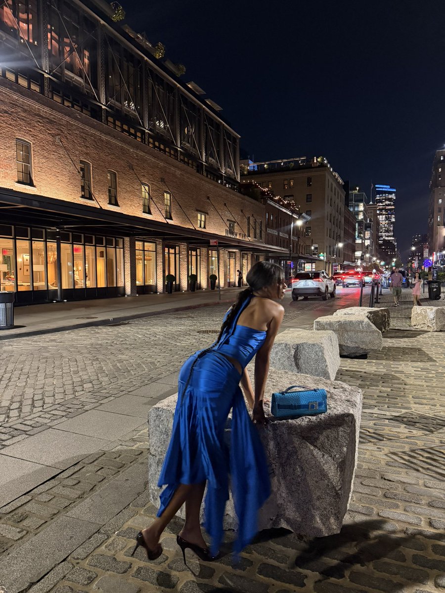 sierrarenaa's tweet photo. blue has really been my color lately https://t.co/Rt3qhJNpvB