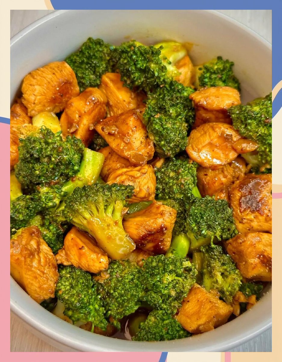 NeiymPhibuly's tweet photo. A quick u0026 tasty 300-calorie lunch: grilled chicken breast, quinoa, roasted broccoli u0026 a squeeze of lemon. Perfect for fueling your weight loss journey! https://t.co/uIIvDi27U5