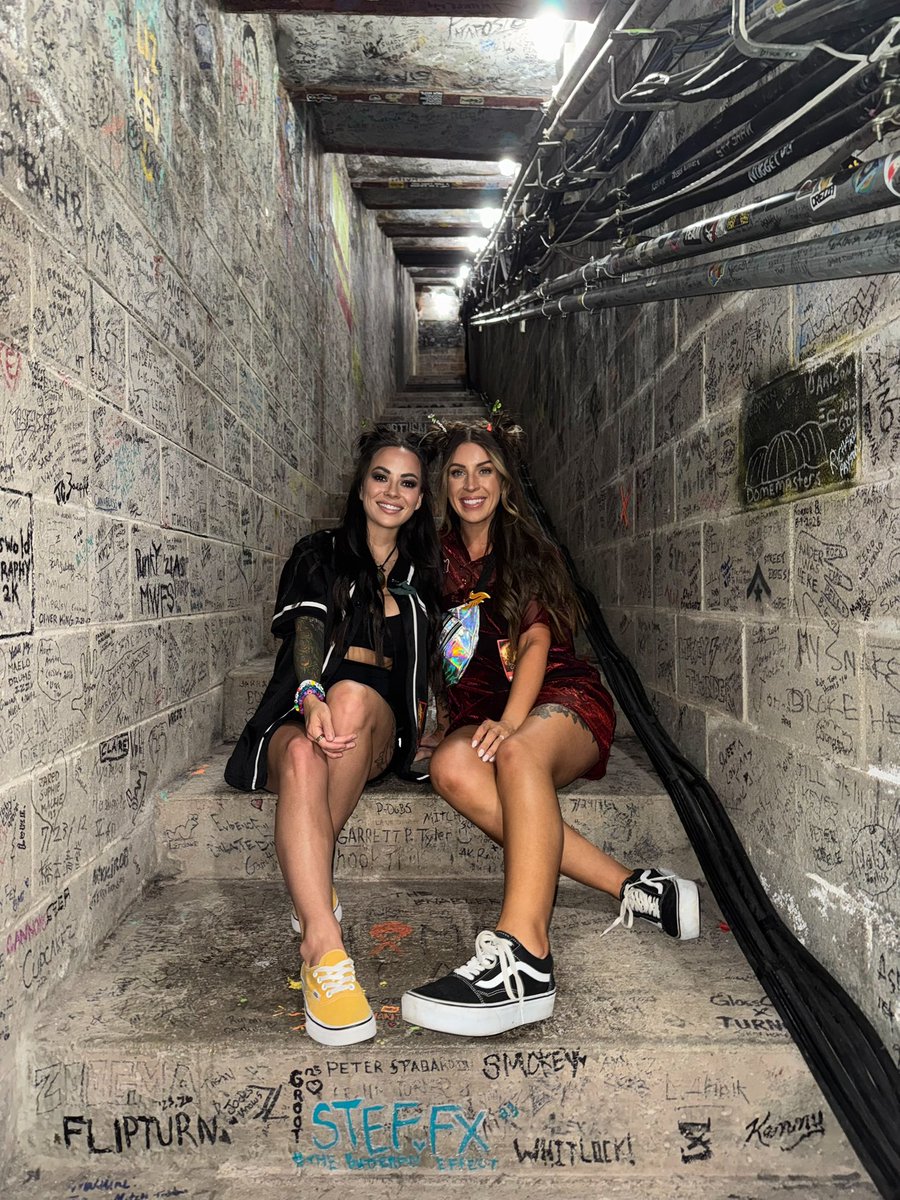 catywinzy's tweet photo. @ILLENIUM Red Rocks 2026 🐦‍🔥✨ @__alexyork https://t.co/yUlbFWpzQY