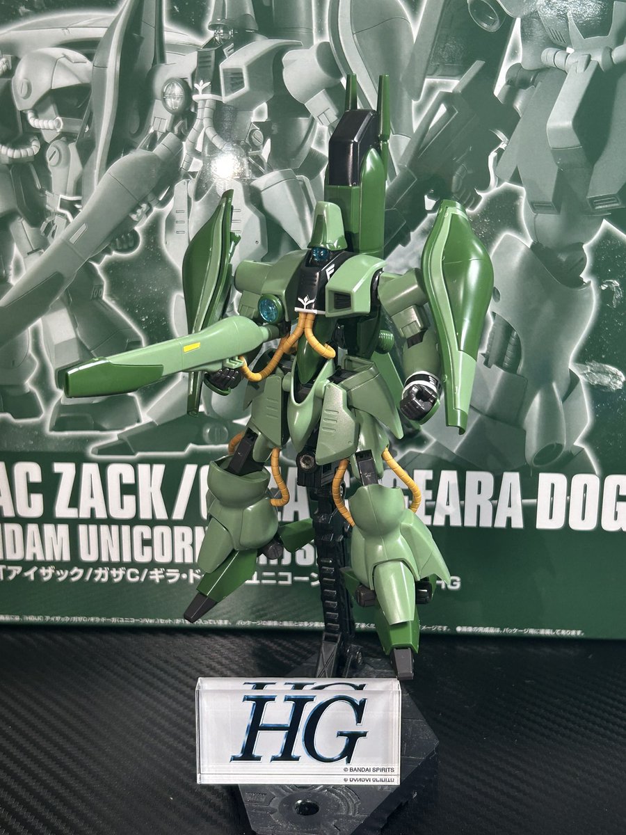 Ruby395544's tweet photo. ガザC（UCver.）完成です😊✨️MS形態よりもMA形態の方がフォルム的には好きだなぁ😂ただ改めて思うのがネオ・ジオン金無さ過ぎなんだなって😅袖塗る費用新機体に回したら良かったのに😇 #ガンプラ  #ガンプラ好きと繋がりたい  #ガンプラの画像を貼るとRTされると聞いて  #プラモデルライフ https://t.co/6814EsJYjj