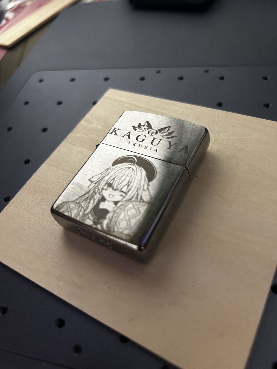 Kero_556's tweet photo. 輝夜のジッポーライターも完成！

#VRCくりえいてぃ部
#kaguya3 https://t.co/m1P7RPDGKx