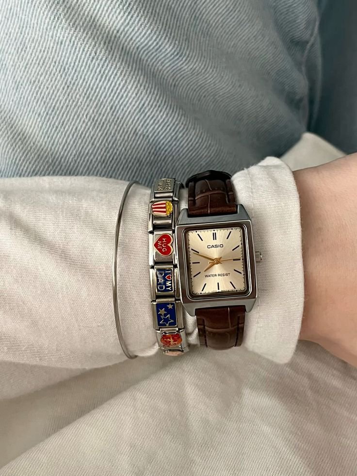starxxy7's tweet photo. Combo Casio sama Italian bracelet emang nggak ada lawan, alias cakep polll 🥺 https://t.co/RTDUTBviCa