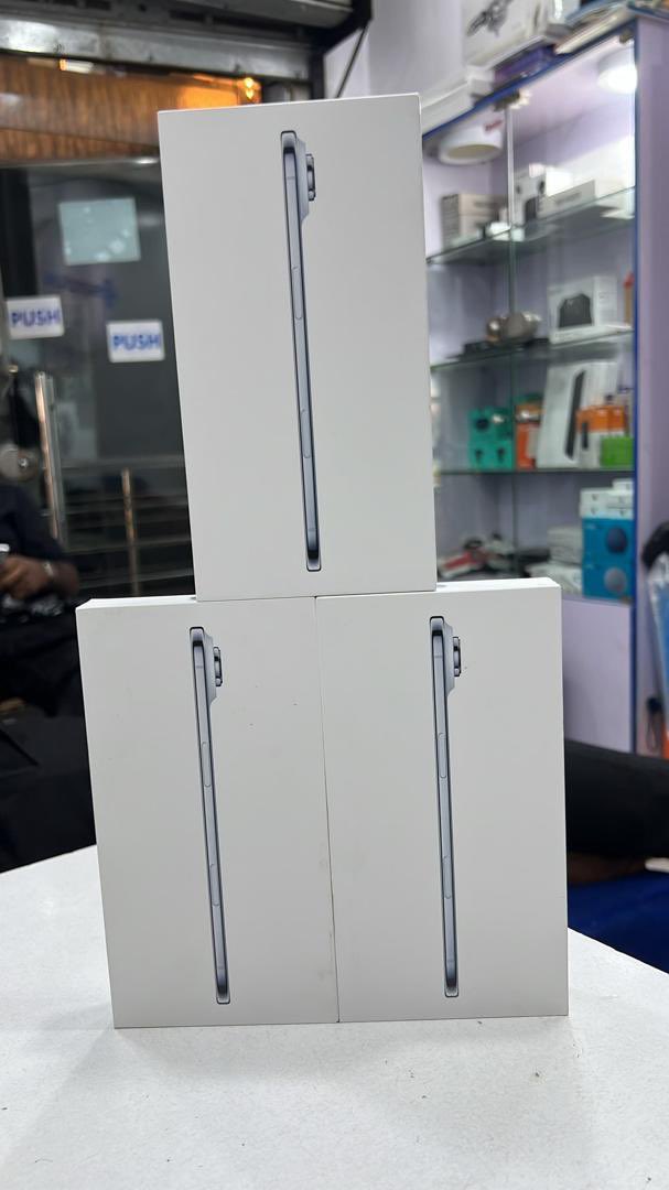 hatlinktech's tweet photo. New iPhone air 256gb
PRICE 1.3m
🇺🇸 IPhone 17 256GB
Esim unlocked
PRICE ₦1m50k

Available for pickup and delivery 
Store Adress: Suit 114 faramot plaza Somoye osundairo street, computer village, ikeja
Pls repost 🙏🏿 https://t.co/WtKLes2U7b