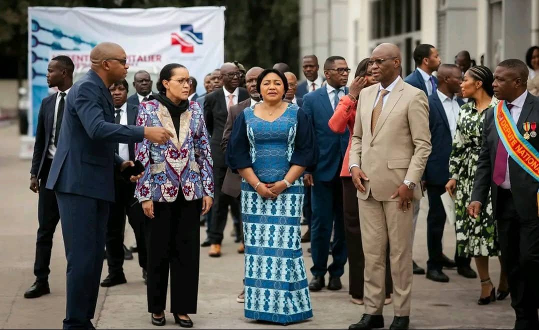 GraceDiomi's tweet photo. La première dame de la RDC, Denise Nyakeru, a lancé une campagne chirurgicale gratuite ciblant la maladie vésiculaire chez les enfants anémiques SS lors d’une matinée organisée au Centre hospitalier universitaire du Cinquantenaire (CHU-50).@DeniseNyakeru https://t.co/dVlVqh4cLq