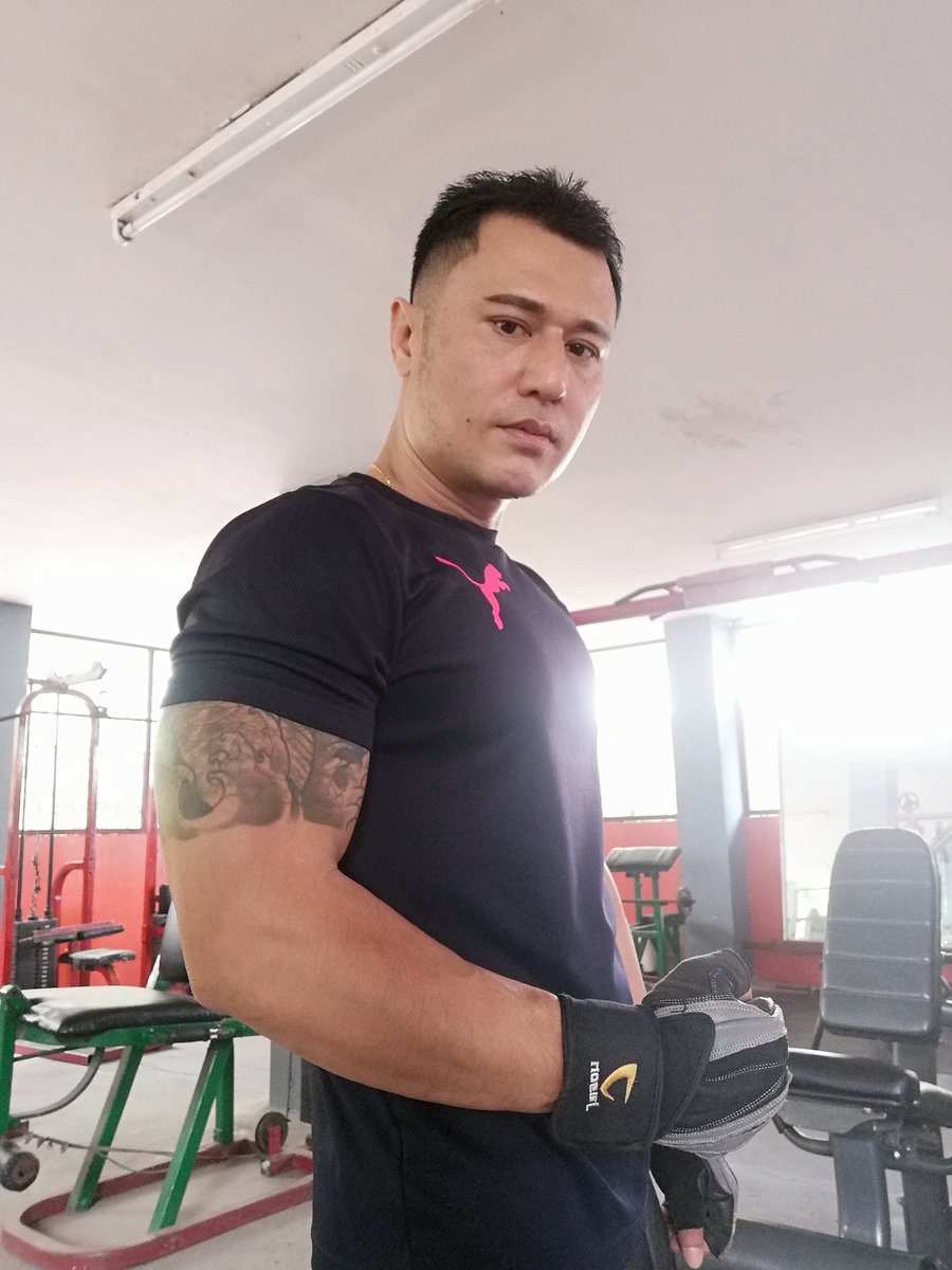 SPhone11805's tweet photo. ว่างครับชายแท้นวดเชียงใหม่ https://t.co/Wh4XXOxQwa