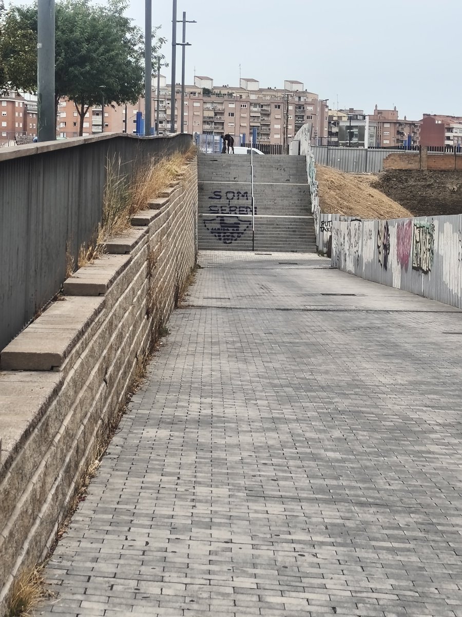 Marc_Martin95's tweet photo. Que sorpresas más agradables te encuentras cuando sales a dar una vuelta, honor para quien lo haya hecho 👏💙 https://t.co/8BEy755SZP