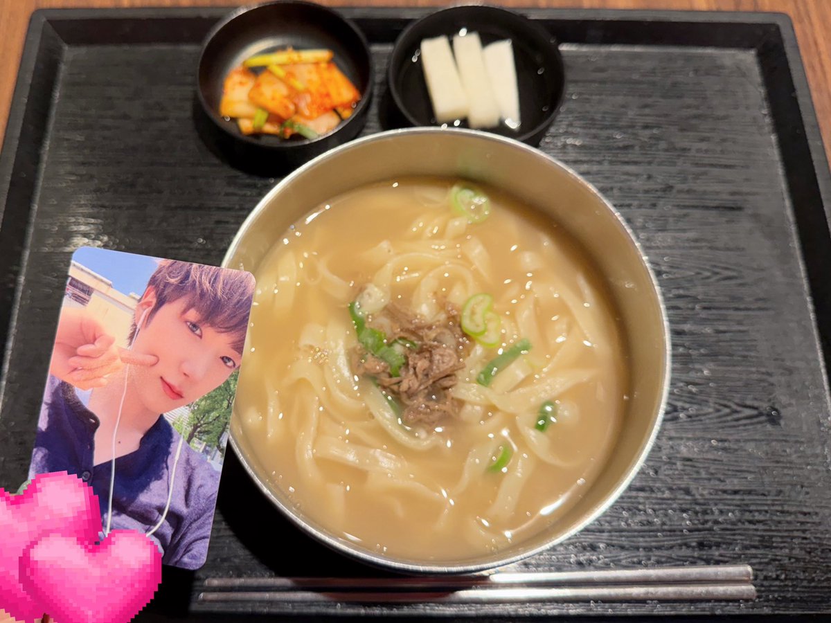 dwdwdwn's tweet photo. 今日はクリームパスタ！ぼくはトマトがすき！て言ってた気がするけどパスタ探す時間なかったからとりあえずの麺 https://t.co/NbEJx8yJaB