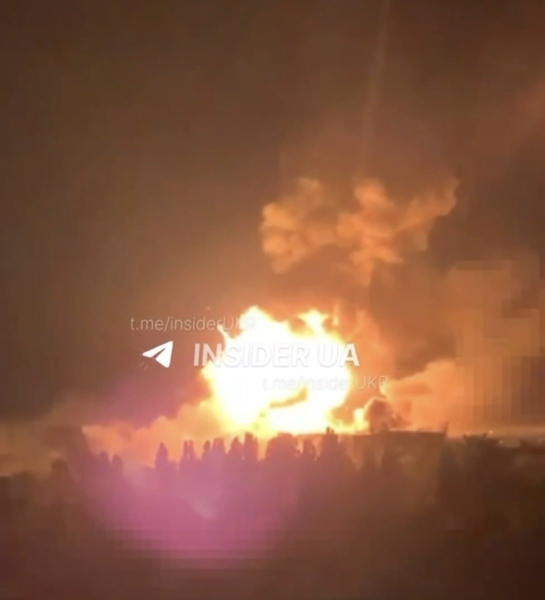 JulianRoepcke's tweet photo. 52 Tote &amp; Verletzte – Eine weitere Horror-Nacht in der ukrainischen Hauptstadt Kyjiw.

Nachdem die Ukraine ihren Raketen-Schutzschild verloren hat, kann Russland ungezügelt mit ballistischen Raketen auf kritische Infrastrukturen &amp; Wohngegenden schießen.

Hier haben wir versagt … https://t.co/65U68MwR5x