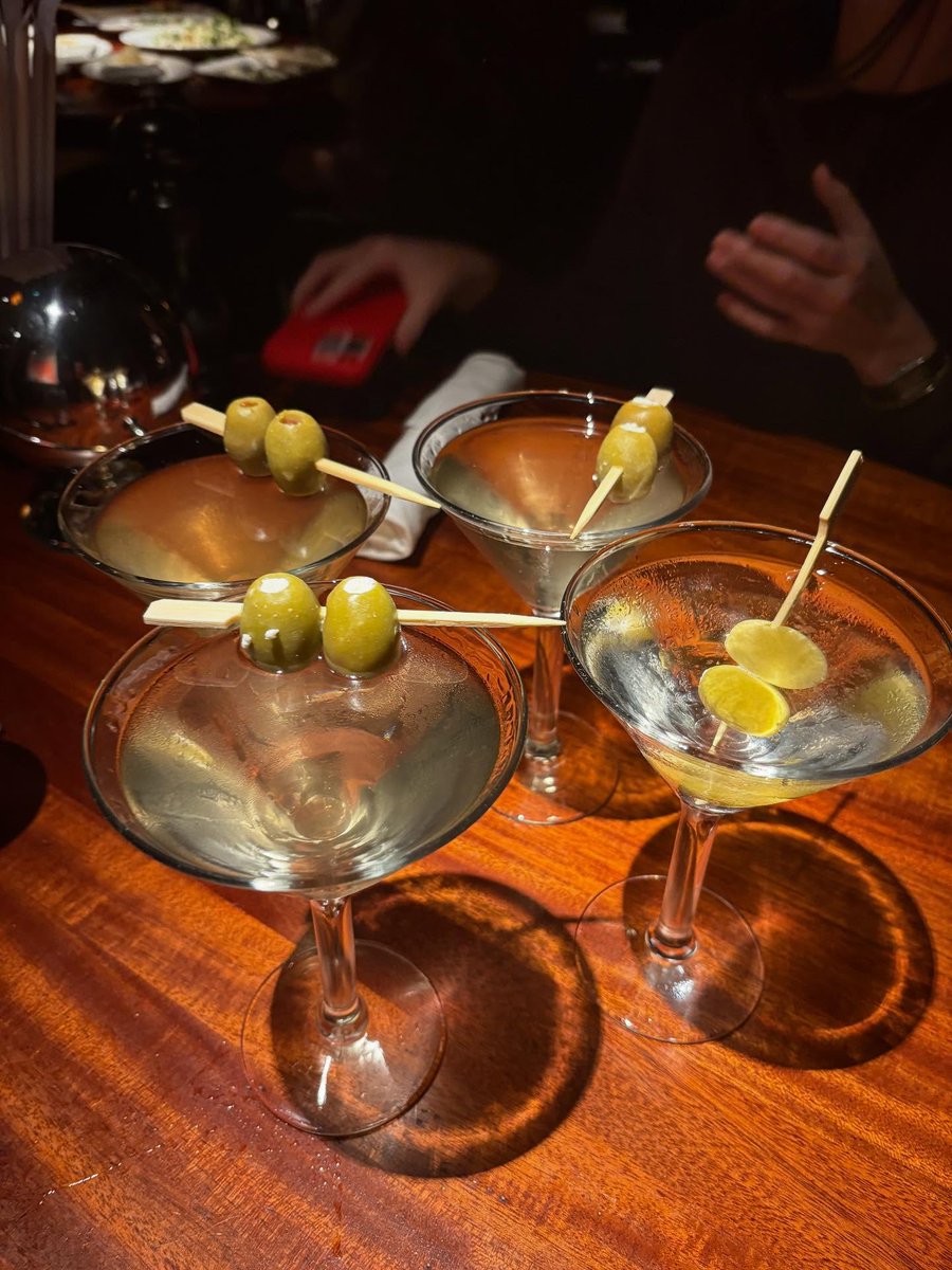 theflourch9pyb's tweet photo. INf I am gone, I got told I am still the same just more open and trying to keep the group together, comfortable and safe.o matter of it is water or liquor. I am steadfast usually but due to that it is like a switch, I am either tipsy or gone. https://t.co/yAQLuC81Xm