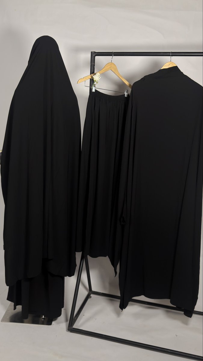 FTBW_Gallery's tweet photo. Day 6
I haven’t made any sale yet but i’m not bothered &amp; i won’t give up In- shāʾ-Allāh because everything has being decreed, just me taking the means.

It’s also exciting &amp; encouraging seeing my posts being reposted by my fellow muslims. Jazākumullāhu khayrā, I truly appreciate. https://t.co/FYtNgs6Zum