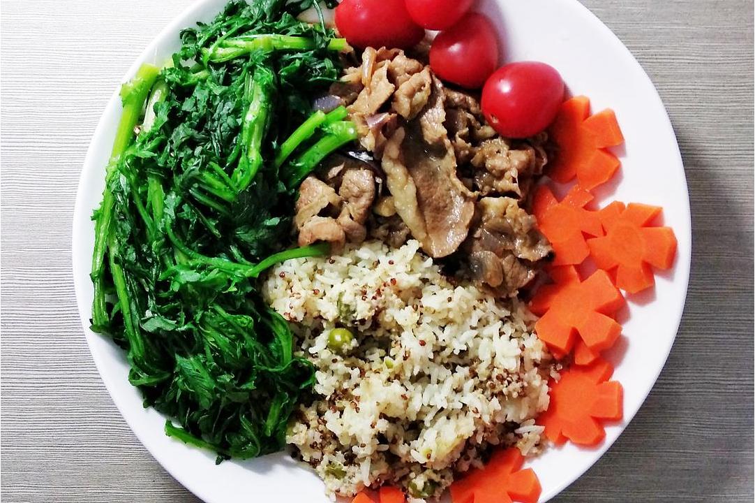 Missida18's tweet photo. Light yet filling! This 15-minute quinoa veggie bowl is packed with lean protein and fiber—perfect for keeping your energy up while cutting calories. No complicated prep, just grab and enjoy your balanced减脂餐! https://t.co/vGxe2cUozx