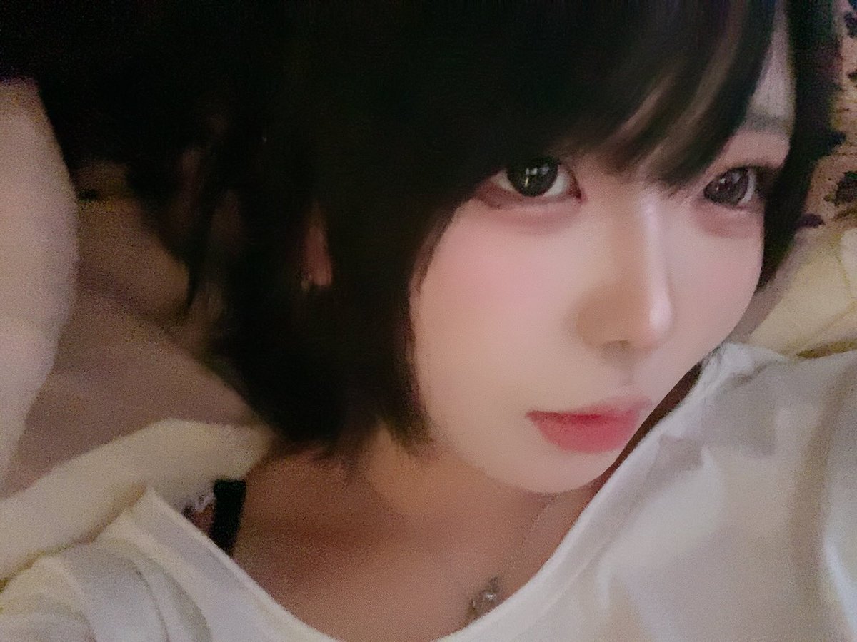 nyanmage1p's tweet photo. snow内カメフラッシュ盛れるね

 #自撮り界隈 https://t.co/0Hl8YqJrH3
