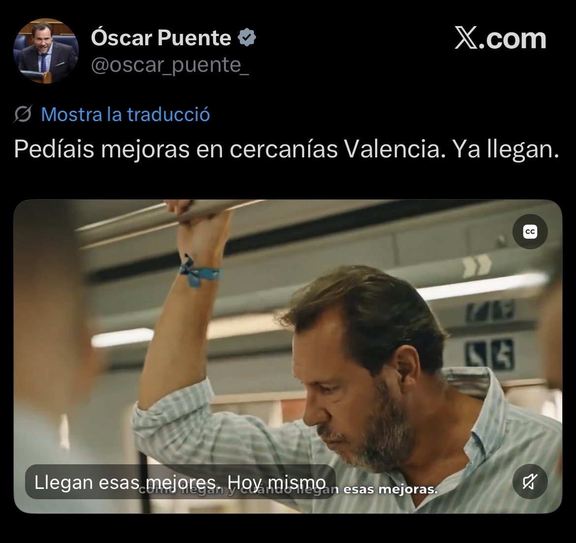MiquelReal's tweet photo. “Valencianos, ¿no queríais trenes? ¡Pues aquí tenéis trenes!
Es verdad que son de segunda mano pero mejor eso que nada.
Y ahora dejad de quejaros hasta de aquí a 15 o 20 años, que os pasáis la vida pidiendo” https://t.co/p4BcRRo098