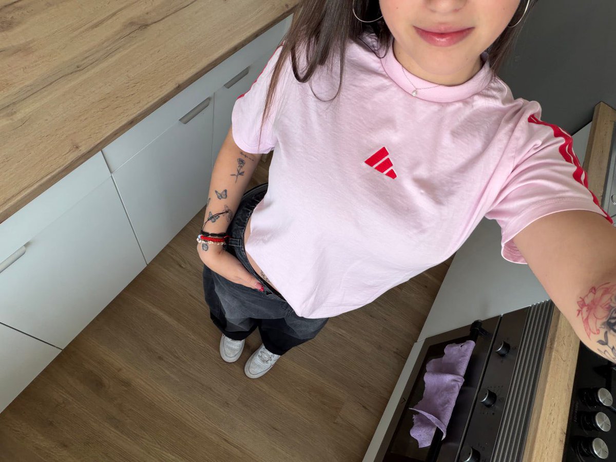 alexavanta's tweet photo. Rate the outfit… extra points if you make me blush. 😉 https://t.co/7vQoVBrRwu
