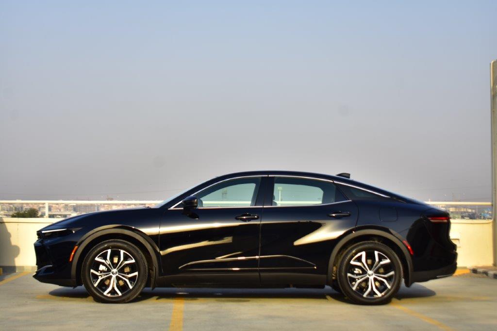 SaharaMotors's tweet photo. ✨ 2023 Toyota Crown XLE 2.5L Automatic AWD 5-Seater ✨🚙

premium five-seater sedan designed to combine sophisticated styling, comfortable driving, advanced technology, and confident all-weather performance.

📱WhatsApp: +971 56 114 4253
  
#ToyotaCrown #ToyotaCrownXLE #CrownXLE https://t.co/m3qH7Uzj8d