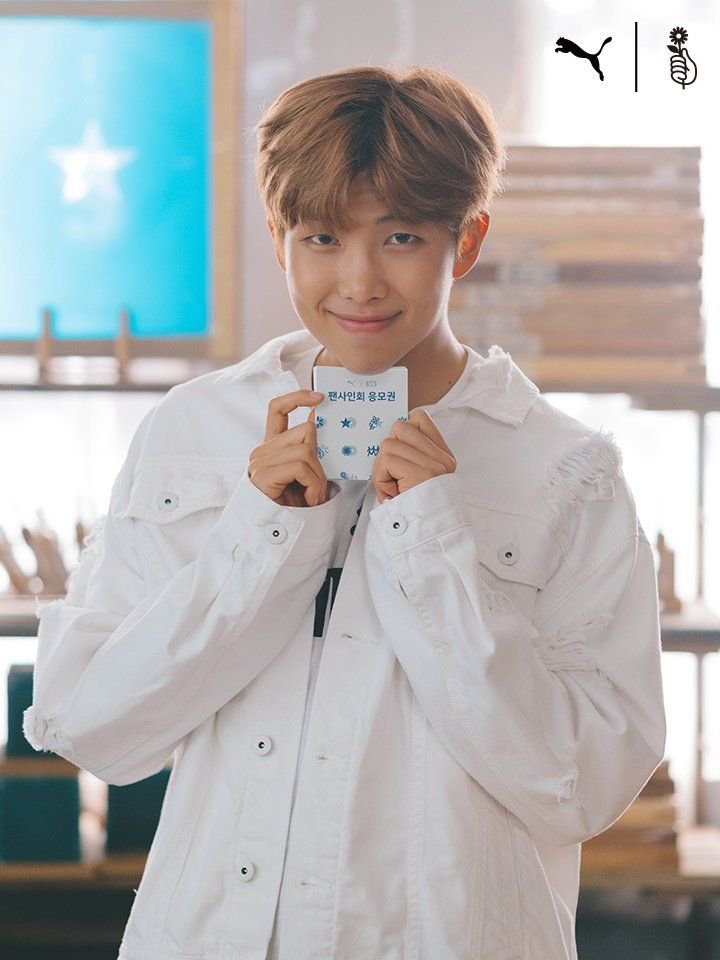 atiqabhatti1's tweet photo. LIFE WAS HARD, PEOPLE WERE CRUEL, I WANTED TO DIE AND THEN KIM NAMJOON HOLDED MY HAND AND MADE ME LIVE PROPERLY. I CAN BE DISAPPOINTED, I CAN DISAGREE BUT I WILL NEVER UNLOVE HIM, WILL RESPECT HIM FOREVER BEING A WOMAN
#RMIsNotAlone
#WeStandWithRM
#WeSupportRM
#WeTrustInNamjoon https://t.co/ivPnHj5xKA