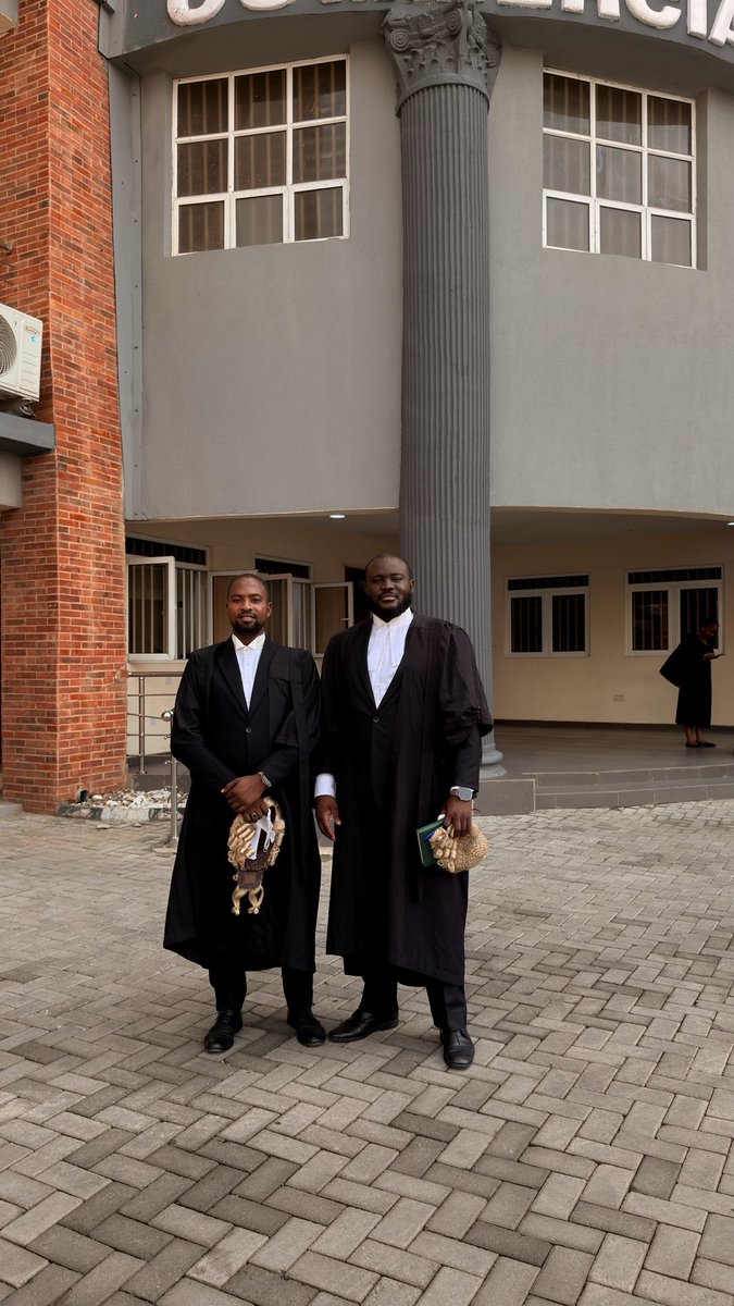 amofin_agba's tweet photo. Good morning from your favorite charge and bail lawyers 😎 https://t.co/xDmkGnx8x3