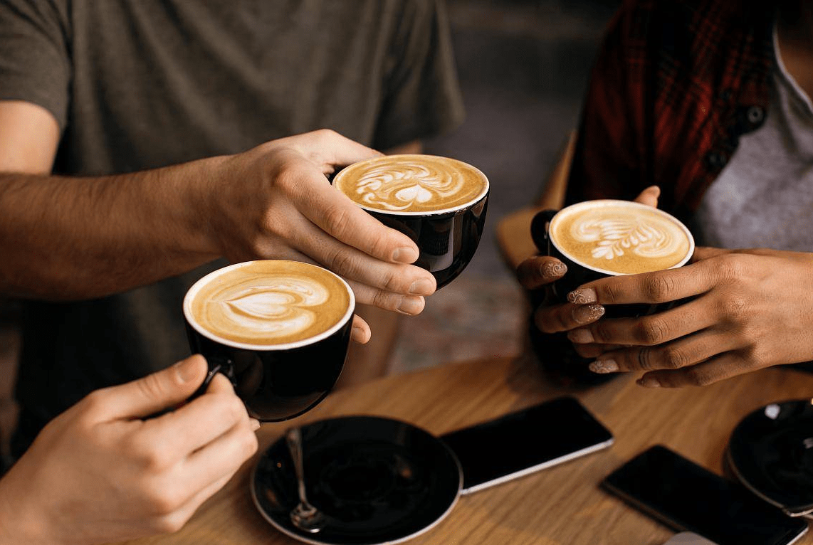 PaisleyAshvu's tweet photo. Un café rápido y una charla con un amigo después de mucho tiempo! La mejor manera de alegrar el día. https://t.co/O33fRj07xS
