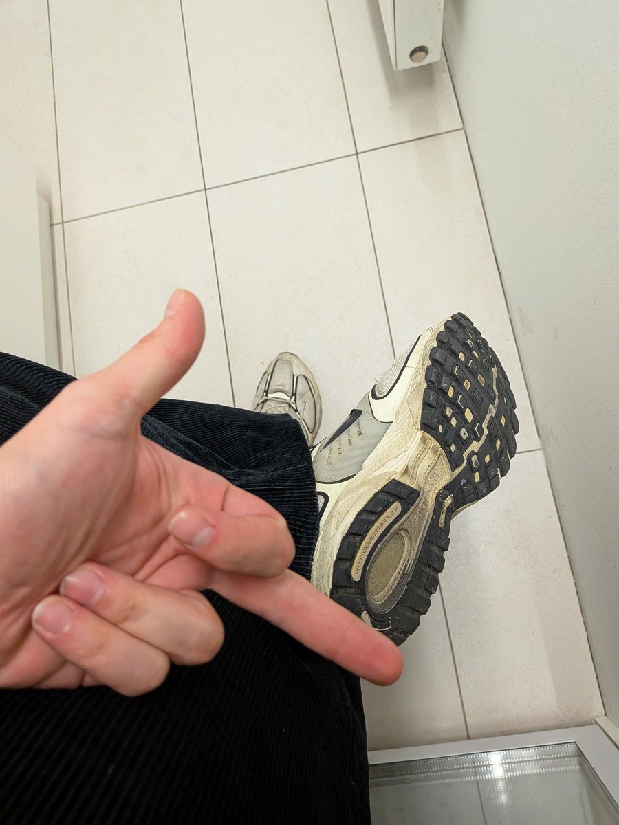 cash_peda's tweet photo. An die Masterkollegen:
Schreibt mal die Chatwixxer, die eure Zeit verschwendet haben, in die Kommis, damit ich sie meiner Liste hinzufügen kann.🥳

An die Slaves:
Ihr seid Faggies hahah

#findom #cashmaster #paypig #cashpig #humanatm #findomuk #findomat #payslave https://t.co/Qgr4byFsxz