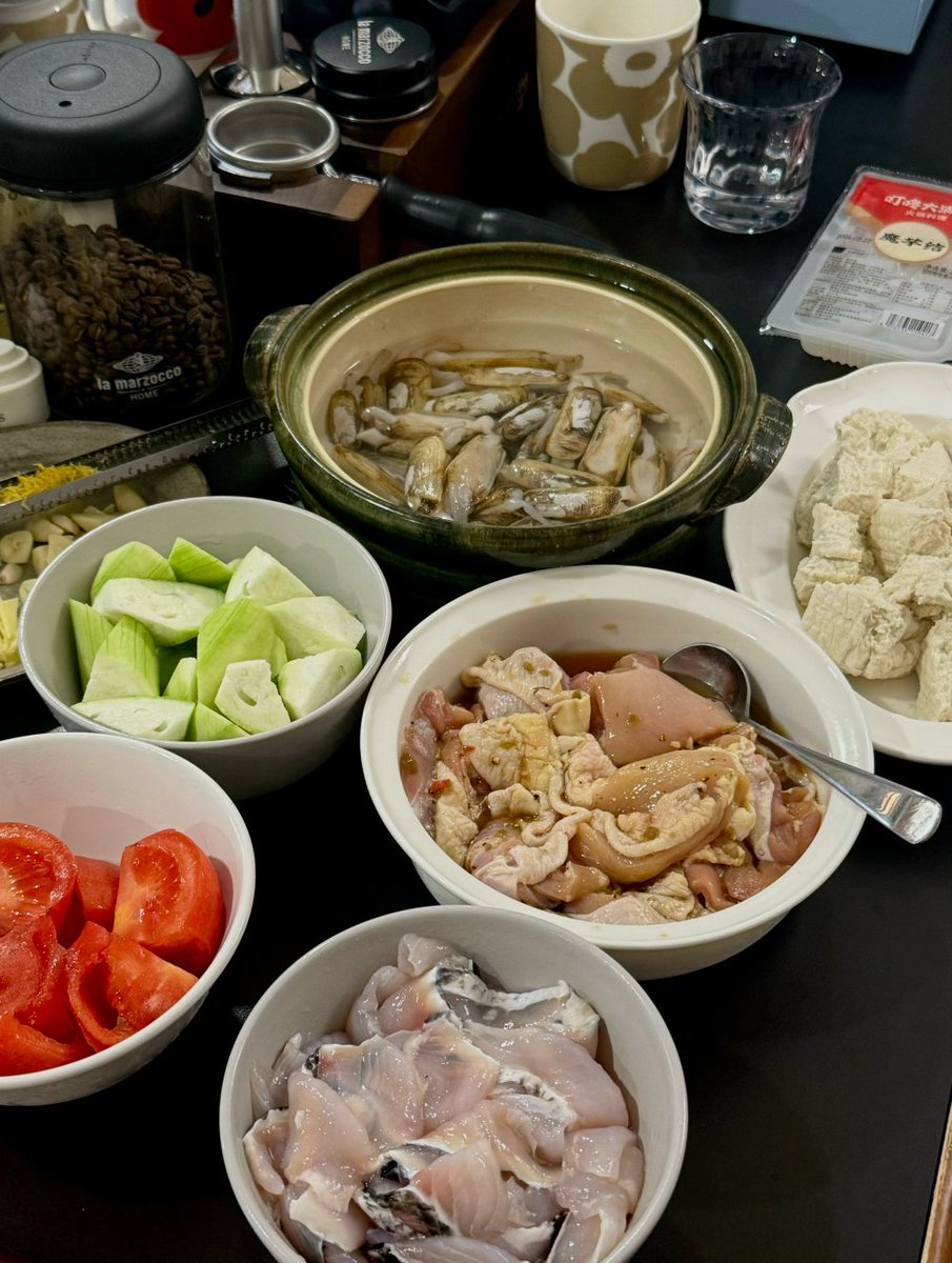 SwitYr's tweet photo. Just tried my first home-cooked meal in 2 years—burned the veggies but nailed the soup, and my fridge finally has more than takeout containers. Small wins hit different! https://t.co/e2X0jy6jEq
