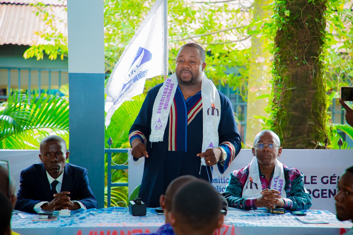 NOGECOPPOSo1's tweet photo. #Mbandaka, terre de mobilisation et d’écoute. 🇨🇩

Ce mercredi 19 août 2026, Maître #DollyMwanza Mwanza, Président National de la #NOGEC et Coordonnateur Adjoint de l’Opposition Républicaine #OPR2026, a échangé avec sa base politique.

#RDC #DRC https://t.co/xtay5pqeOB
