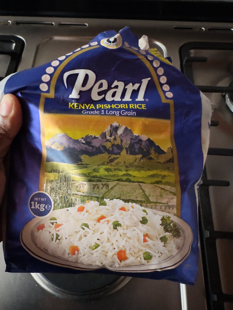 KwaNinz's tweet photo. I’m going on a rice fact finding mission and buying a different brand every time I need to replace it to find the best rice in the stores because the one I liked has gone to shit. Starting off extremely weakly with this. 3/10. https://t.co/fmVTBadX8S