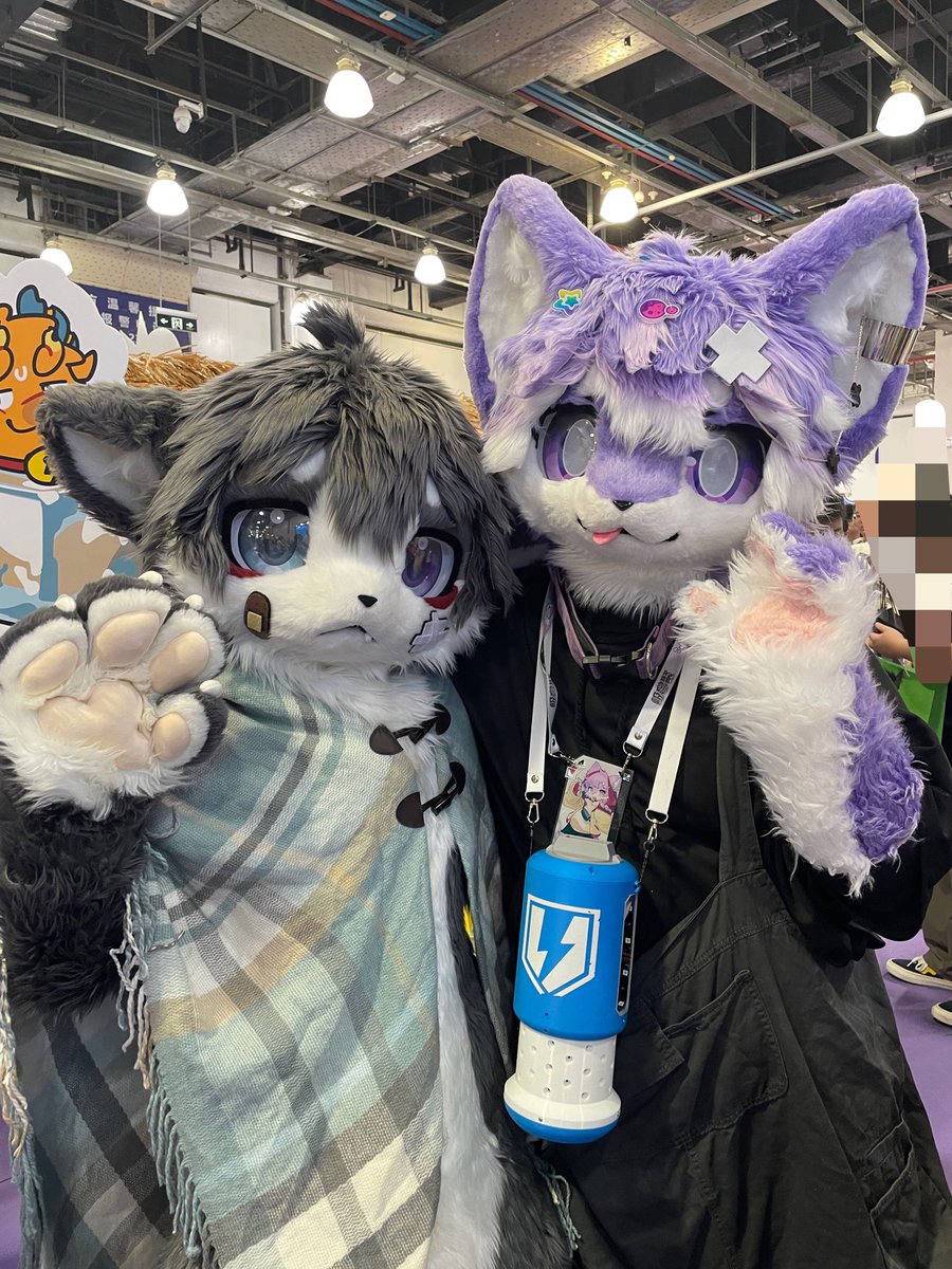 Azeta_uwu's tweet photo. SFF的合影 https://t.co/5FhL6svE8S