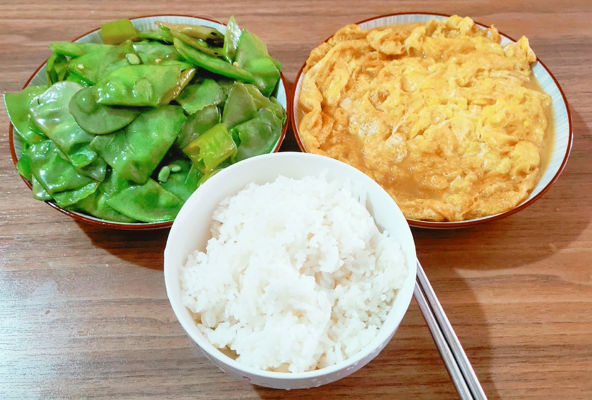 killabish69's tweet photo. Just finished a warm bowl of homemade congee with pickles and a fried egg on a chilly morning—simple little comfort hits different https://t.co/8OailkqiXC