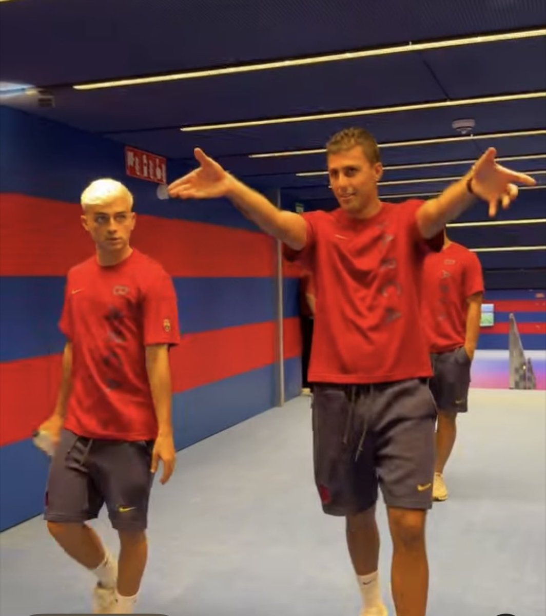 Jlsesugh's tweet photo. Pedri: The camp nou is big, isn’t it?

Rodri: Yes, you can even build 7 Stamford Bridge in this space 😂😂😂 https://t.co/jMpO1nfkms