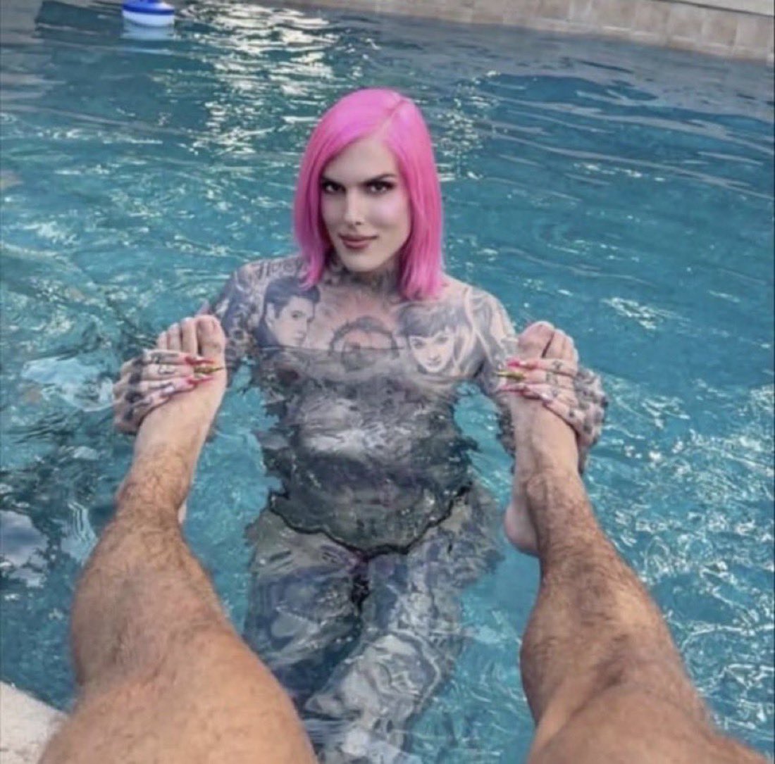 foilust's tweet photo. remielle done lost her damn mind https://t.co/rOoSv9PkJe