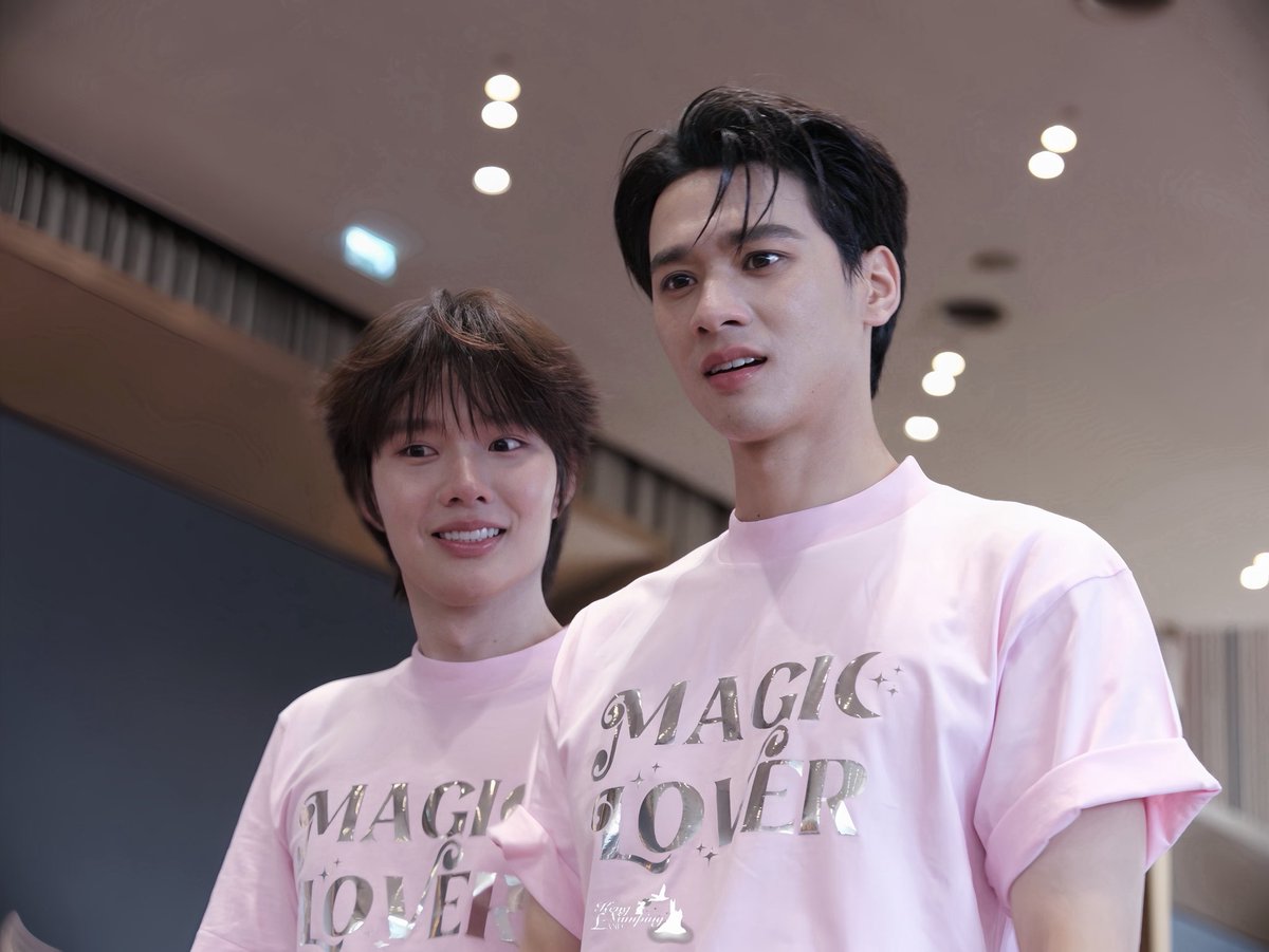 KengNampingLand's tweet photo. หน้าเจ่งปุ๋งตอนอ่านป้ายป้าโอ๋เขียน HBD เขยแม่สะเรียง😂

Magic Lover Worship
#บวงสรวงMagicLover
#KengNamping #เก่งน้ำปิง https://t.co/DwcPYeUqHR
