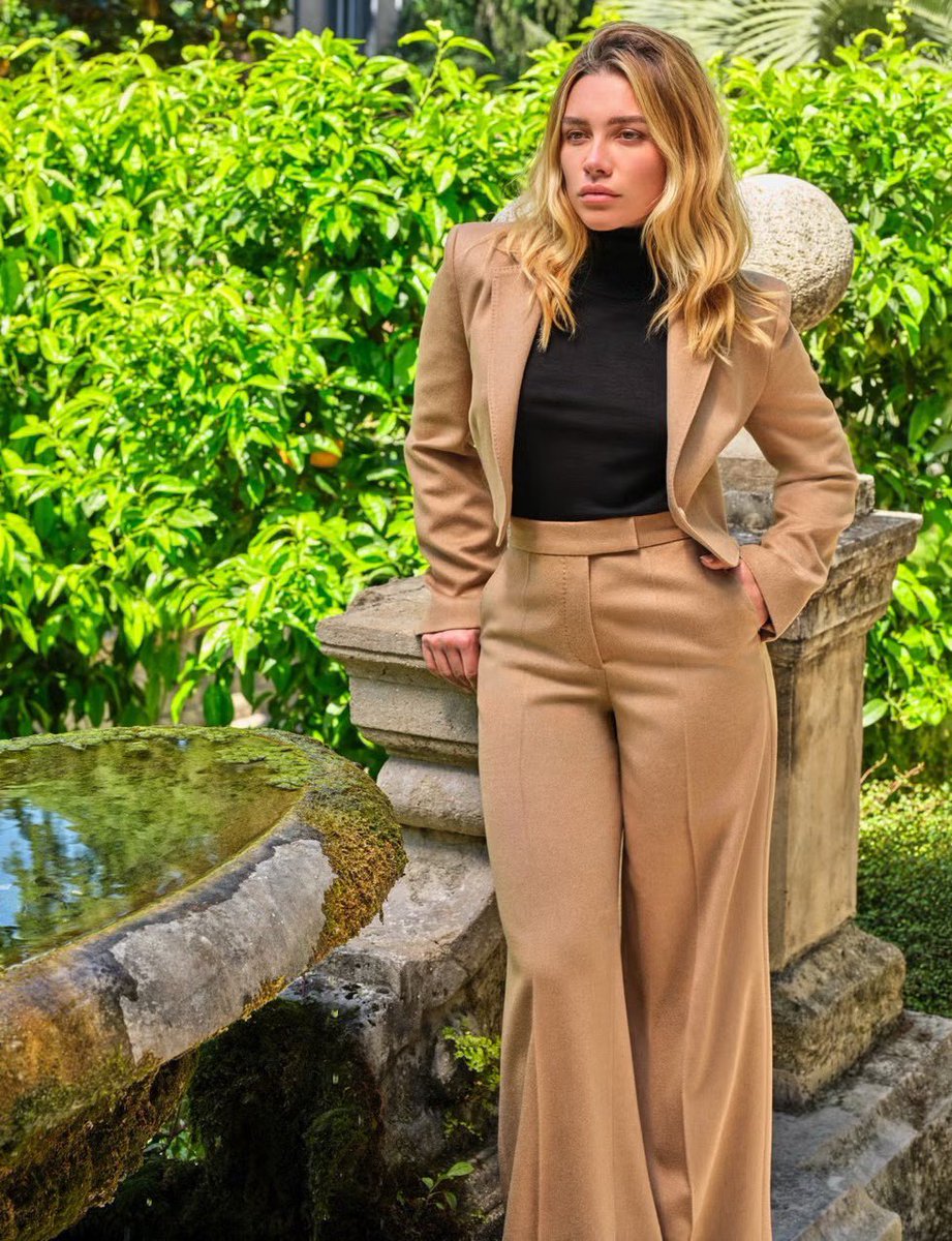 nmishik's tweet photo. GOD’S FINEST CREATION: FLORENCE PUGH https://t.co/DbtL6Hj2to