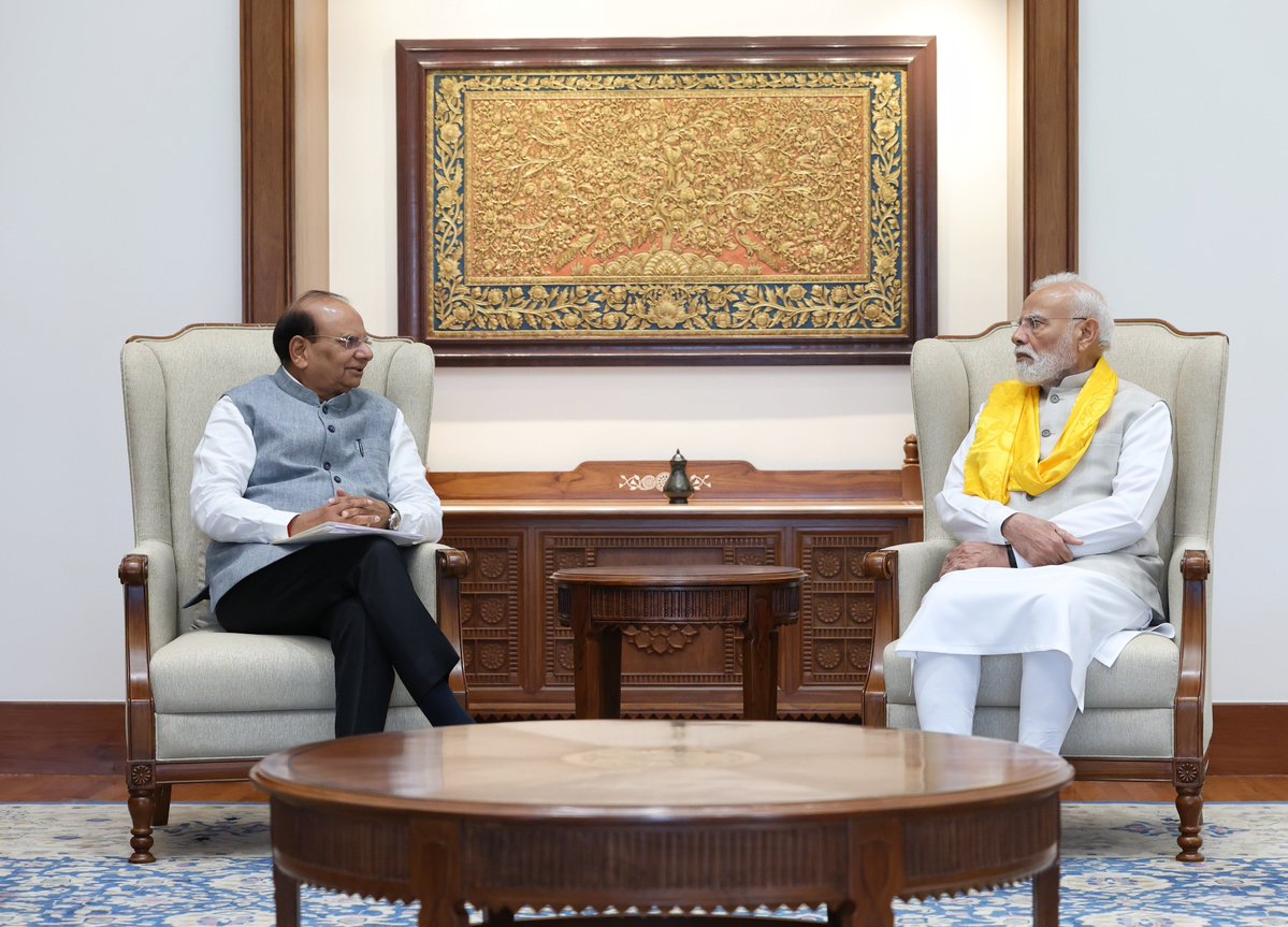 PMOIndia's tweet photo. Lieutenant Governor of Ladakh, Shri Vinai Kumar Saxena met Prime Minister @narendramodi.

@lg_ladakh https://t.co/fekF2Na0Ai