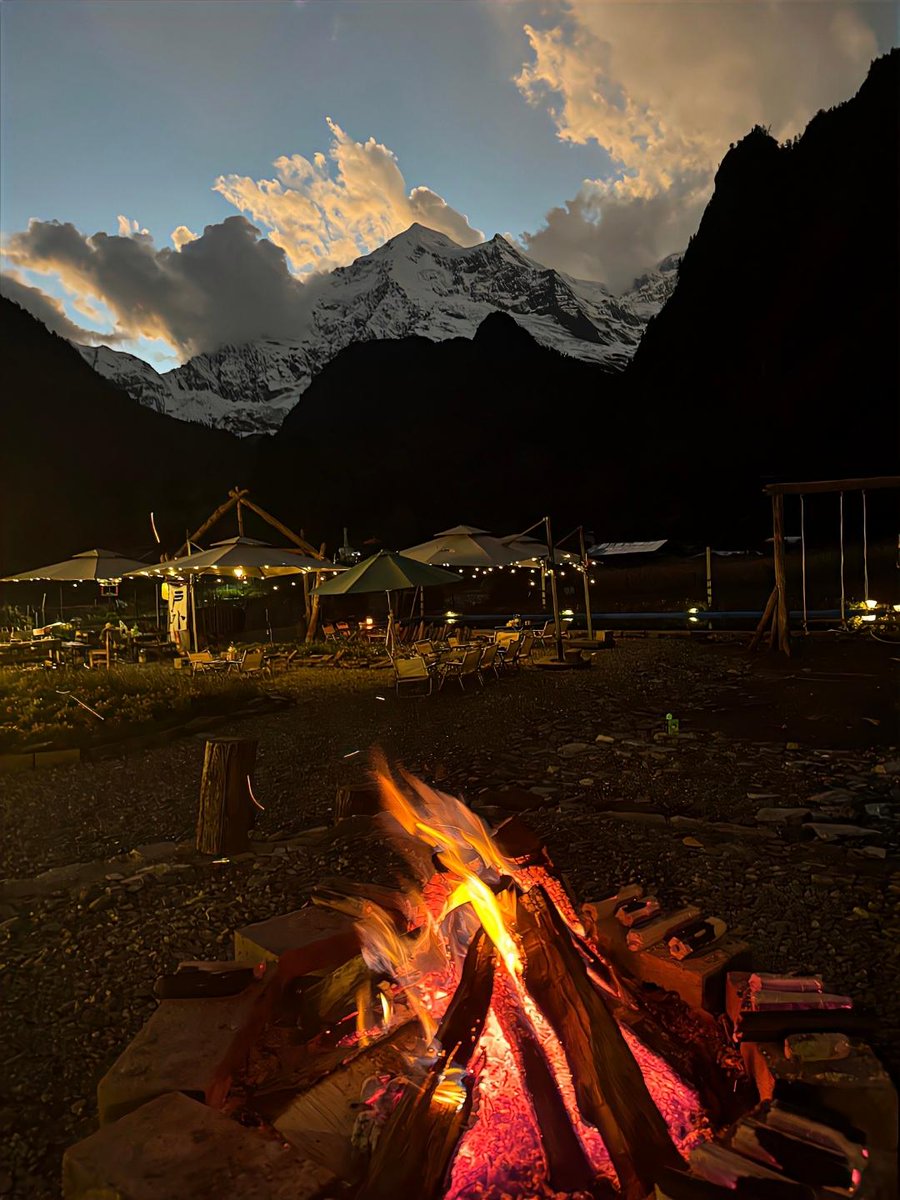 Jaggikhan11's tweet photo. Spent the perfect autumn night camping under stars, warm by the crackling fire with hot cocoa—no plans, just pure calm. https://t.co/LSiAk7p9mD