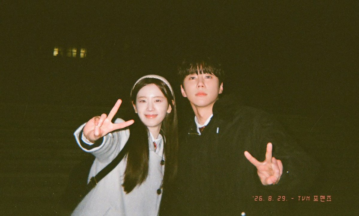 gyulbassador's tweet photo. tvn 인스타

포핸즈 #장규리 🧡 https://t.co/JG9rlvU2rM