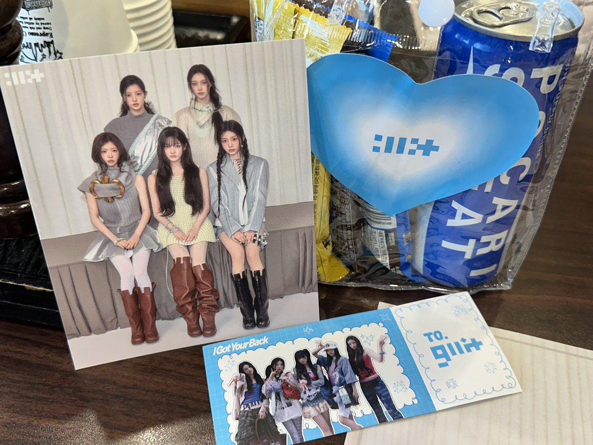 _ahemm's tweet photo. 아일릿언니들이 밥 챙겨줬어요 💕💕😁 https://t.co/MYsm3Visqw