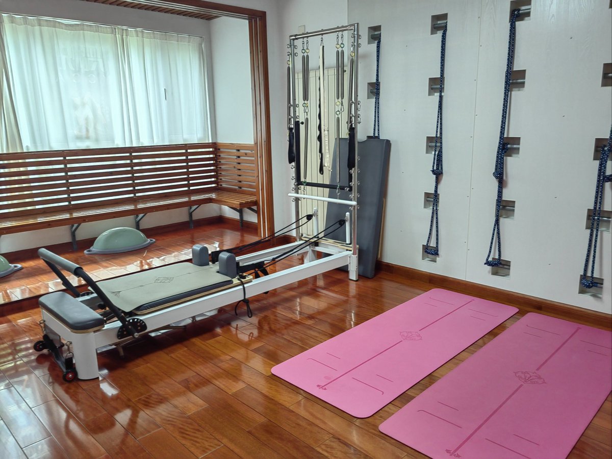 Guy23Mark's tweet photo. Tried the new foldable morning workout mat this week—zero bulk, fits my tiny studio perfectly, guided stretches synced to my phone’s music. Game-changer for my lazy routine! https://t.co/4NBCM7bfDh