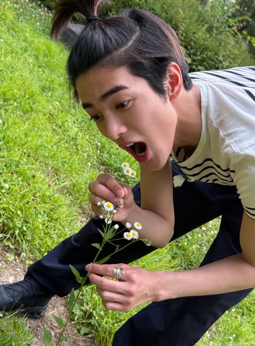 r8thfu's tweet photo. 건호 사진 봤을때 이 영상 바로 생각남 https://t.co/131dV8PVIt