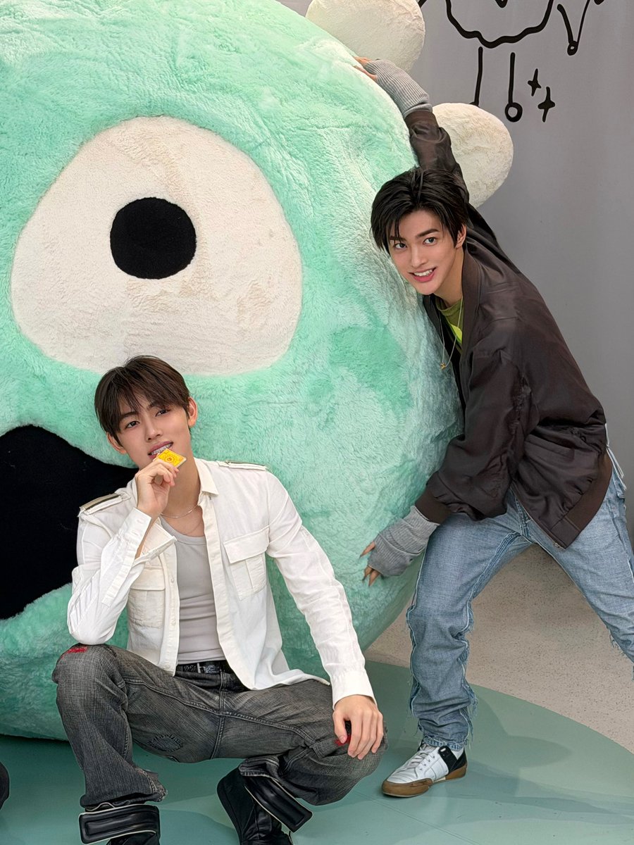 rowhff's tweet photo. 이 사진에서 각자 성격이 보임 https://t.co/GTOoiGSaJ6