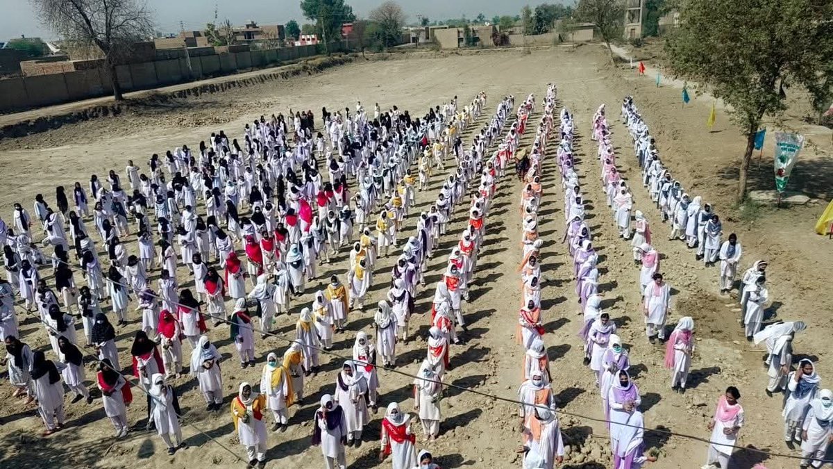 GGCWRajanpur's tweet photo. تعلیم کی کوئی قیمت نہیں، لیکن اس کے فوائد بے حساب ہیں۔ #PunjabFreeEducation https://t.co/rexaV4uRCA