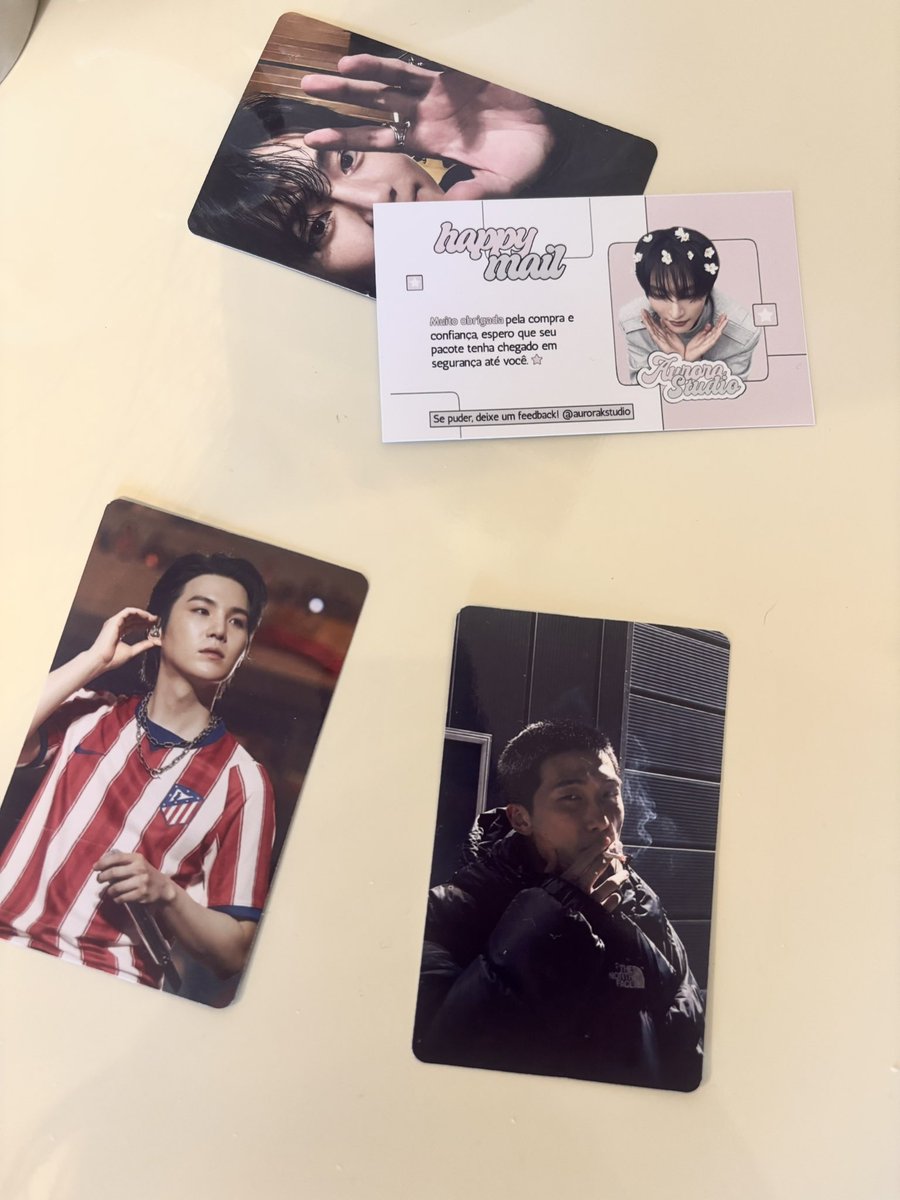 cycomy's tweet photo. estou completamente apaixonada no meu photocard incentivando o fumo 

@aurorakstudio arrasa!!!💌 https://t.co/g9K0HG9PCi