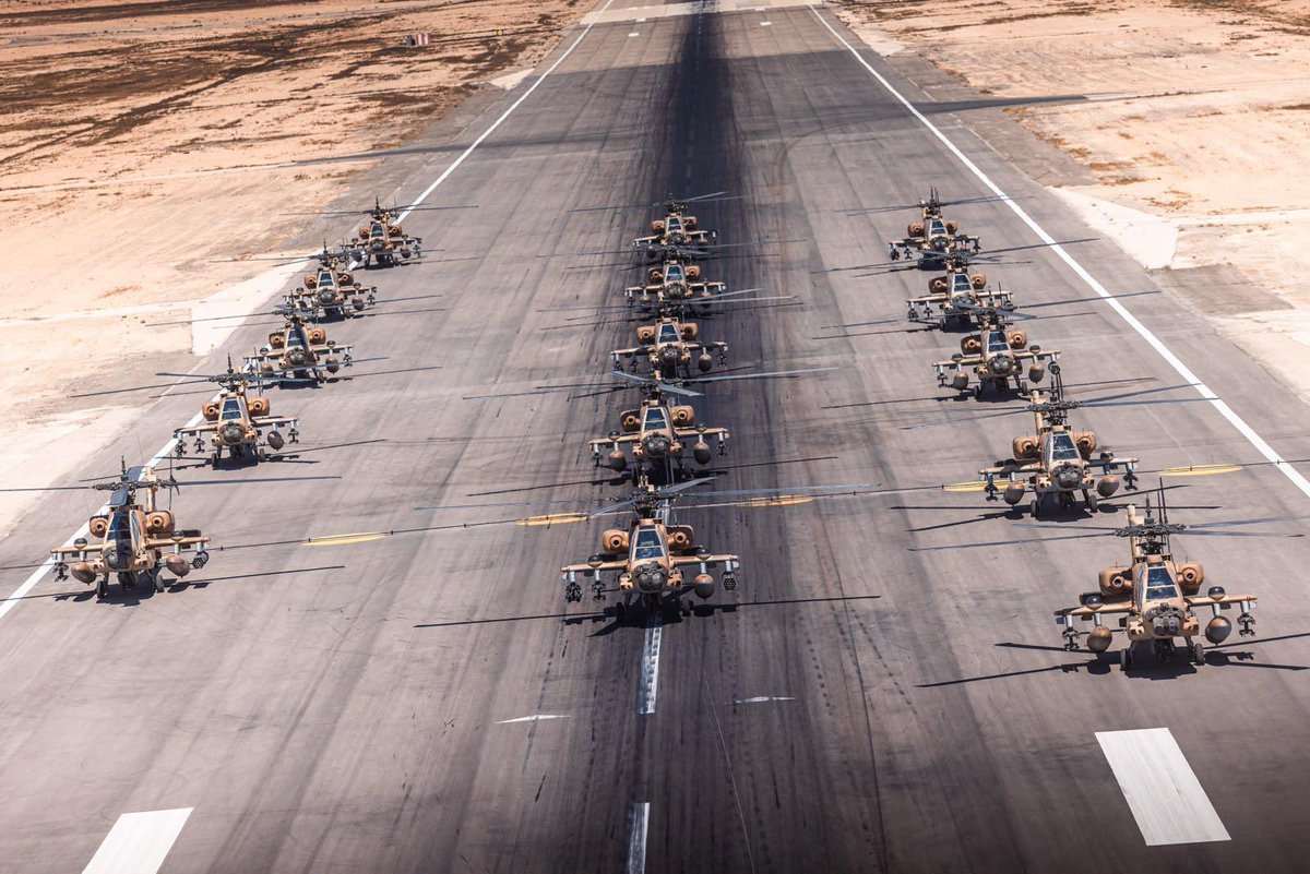 IAFsite's tweet photo. אתמול, הושלם מעבר טייסת 190 ״מגע הקסם״ לבסיס רמת-דוד.

במהלך המלחמה, פעלה טייסת 190 במספר חזיתות, תקפה יעדי טרור, חיסלה מחבלים והעניקה סיוע אווירי לכוחות המתמרנים.

המעבר נועד לשפר את זמינות מערך מסוקי הקרב להגנת גבולות הארץ על-ידי פיזור טייס��ת מסוקי הקרב בצפון ובדרום. https://t.co/ur5EbdyRED