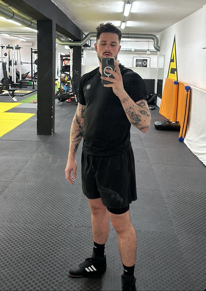 HotPolishGuys's tweet photo. Height: 197 cm / 6'6"
Instagram: mtyszk 
TikTok: tyszka727
#polishguys #polishmaster #polishalpha https://t.co/MT5hQbd6zc