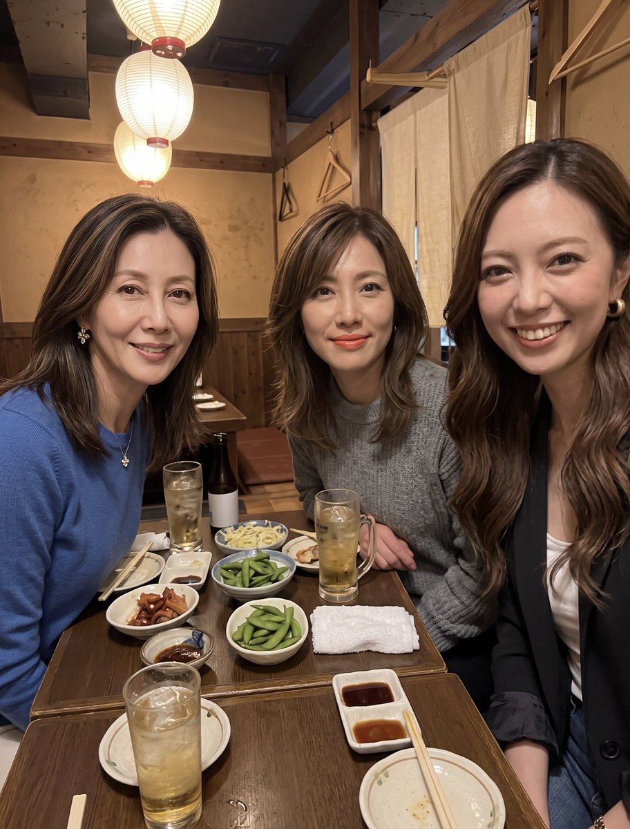 easychill7's tweet photo. この3人で あ じ み するなら誰にします？笑  

ちなみに私は左のオバサンです...😖 https://t.co/kmQG8GodWr