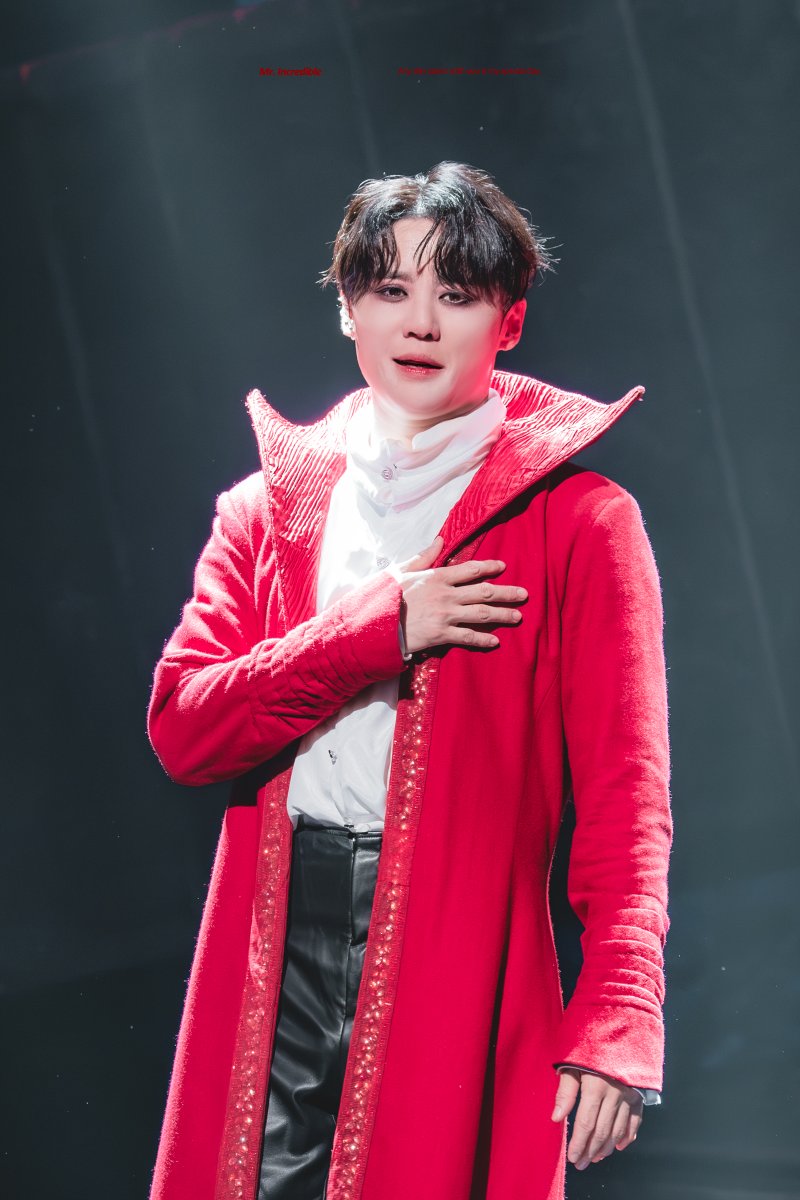 lucylallaice's tweet photo. 260801 뮤지컬 드라큘라 커튼콜데이 2PM
👏⚰️🧛✨🌹👼👉💘💗

🔗https://t.co/cvfuJYrfvF
#김준수 #XIA https://t.co/JIC8YmJtqZ